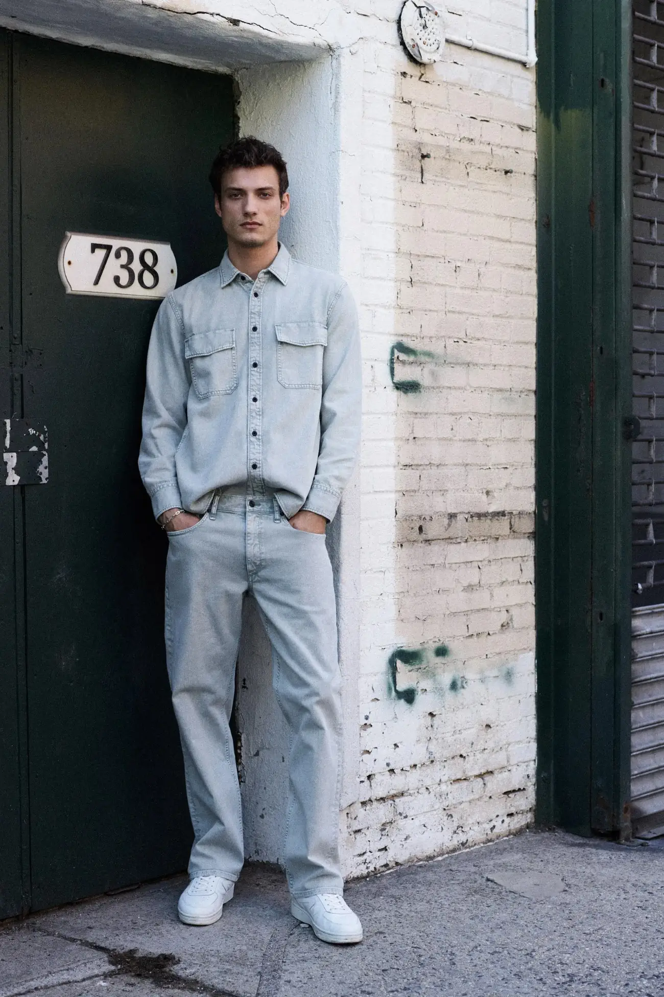 Rag & Bone Printemps 2025, le cool sans effort rencontre la sophistication urbaine