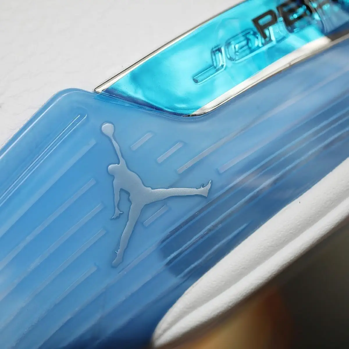 La Air Jordan 17 Low « University Blue » revient ce mois-ci