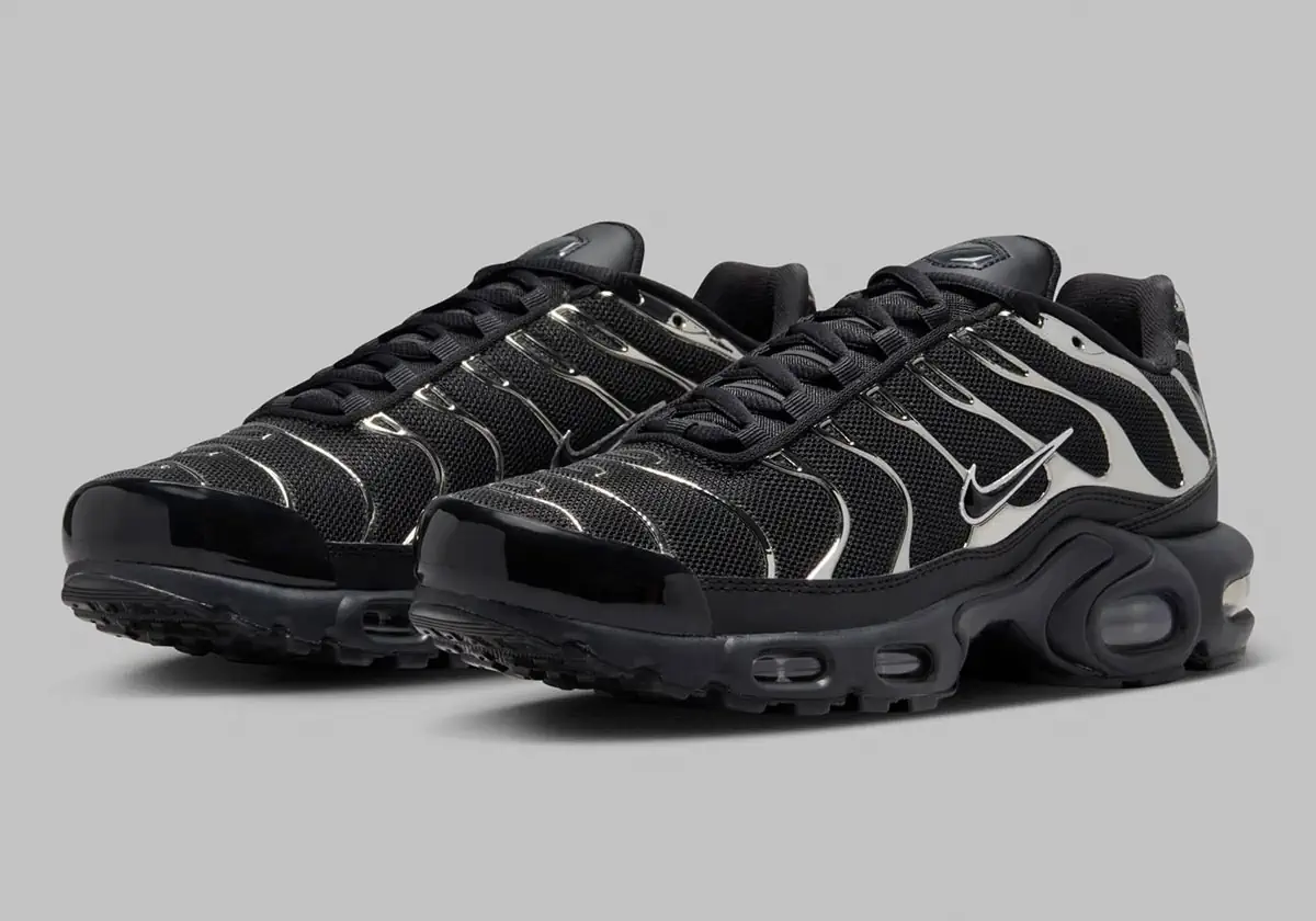 Air Max Plus Black Chrome 0 La Nike Air Max Plus fait peau neuve avec le coloris « Black/Chrome »