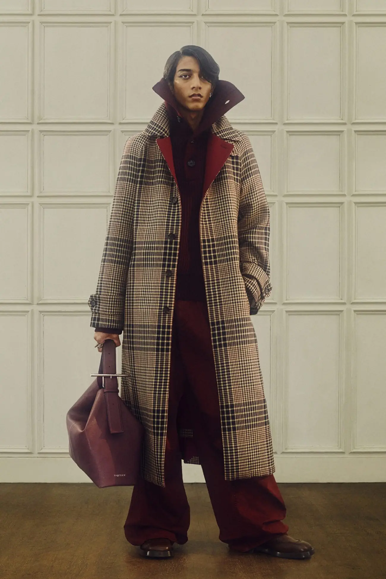 Collection McQueen croisière 2025, une nouvelle ère de punk aristocratique
