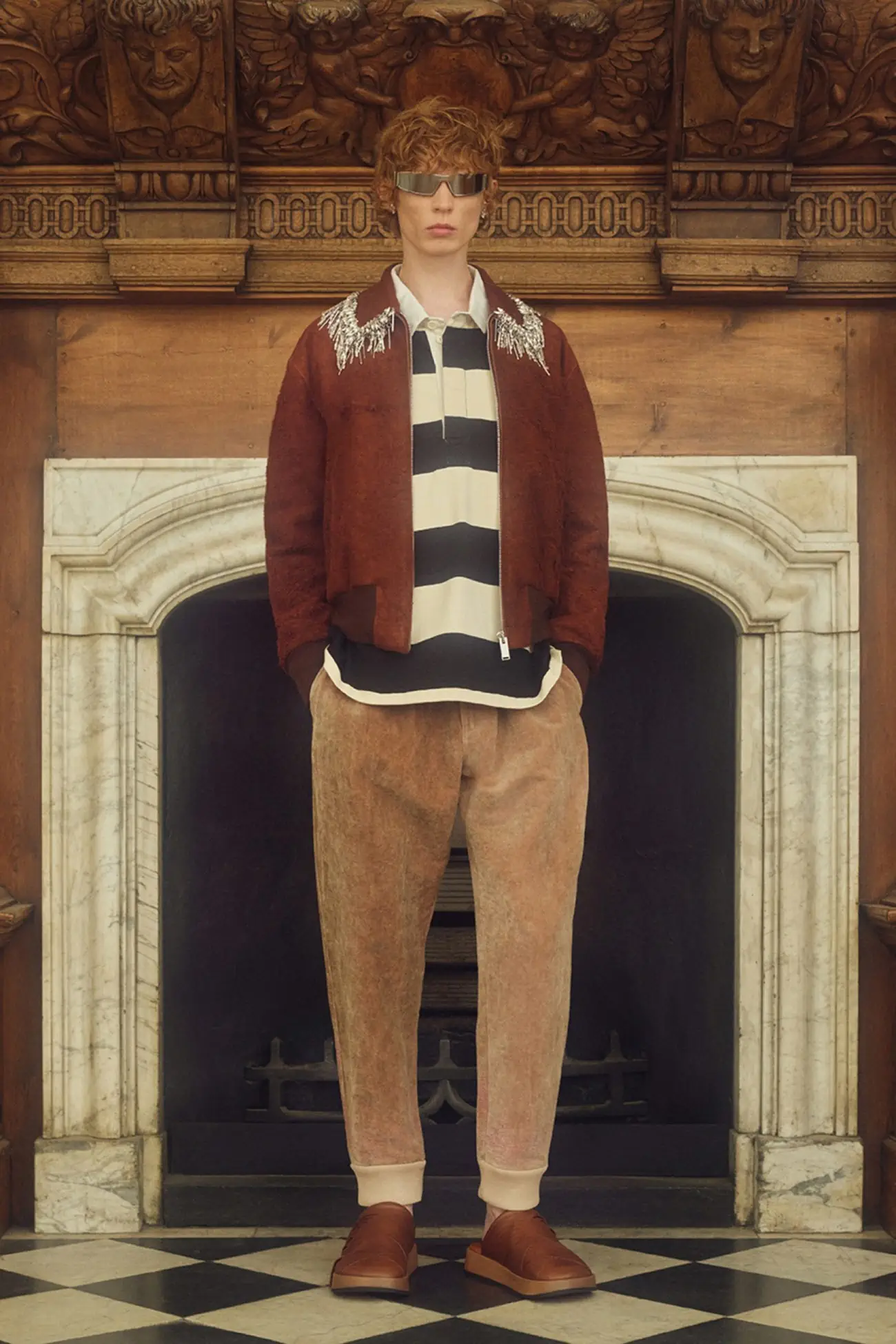 Collection McQueen croisière 2025, une nouvelle ère de punk aristocratique