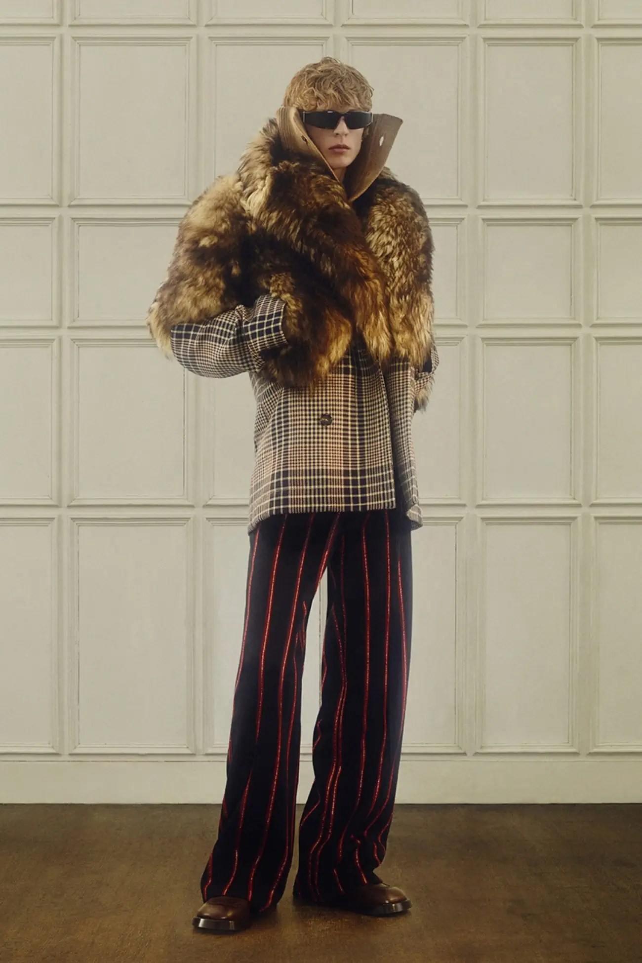 Collection McQueen croisière 2025, une nouvelle ère de punk aristocratique