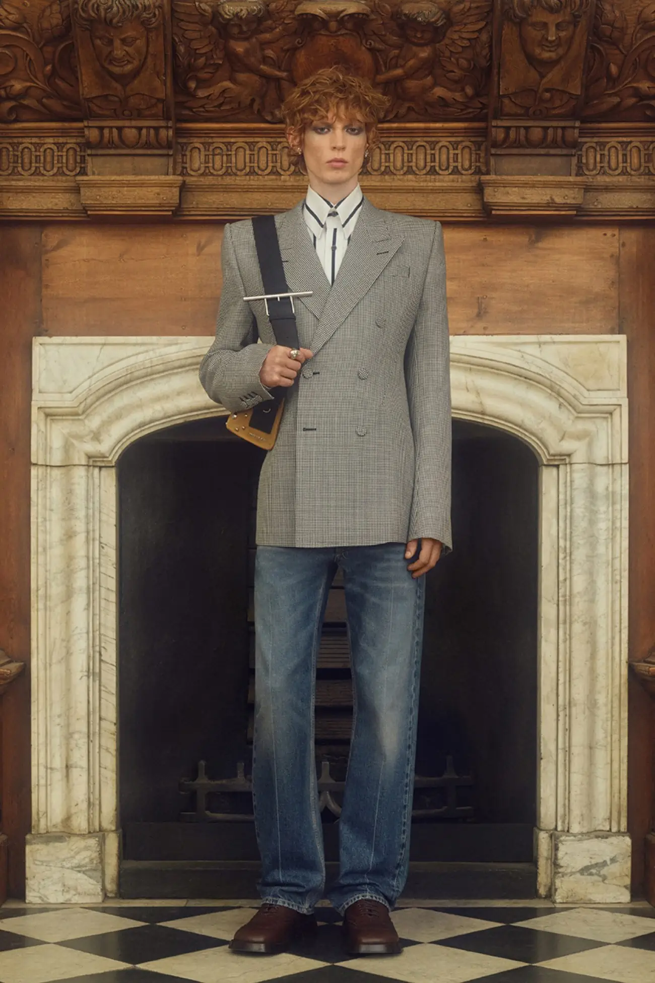 Collection McQueen croisière 2025, une nouvelle ère de punk aristocratique