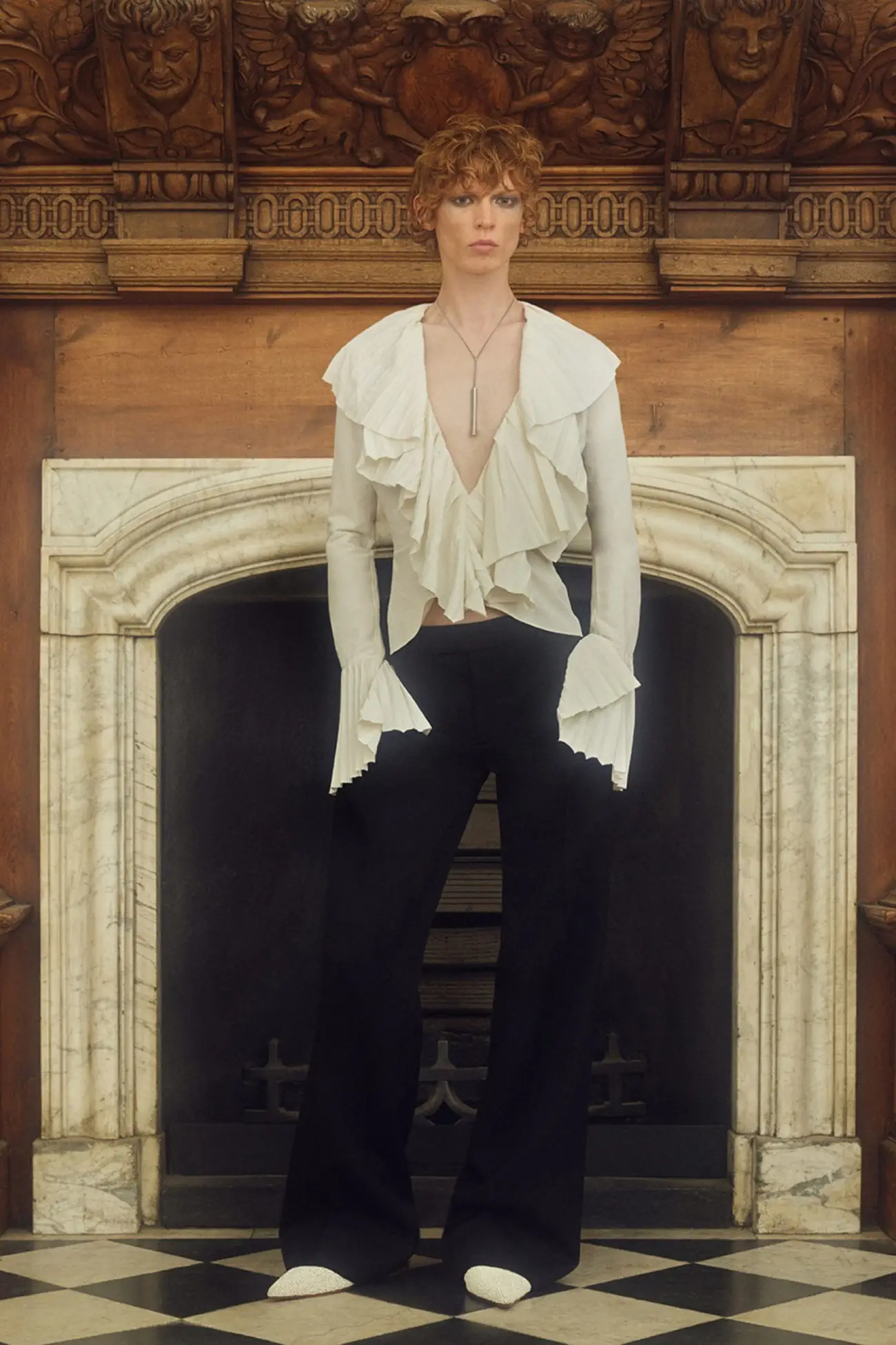 Collection McQueen croisière 2025, une nouvelle ère de punk aristocratique