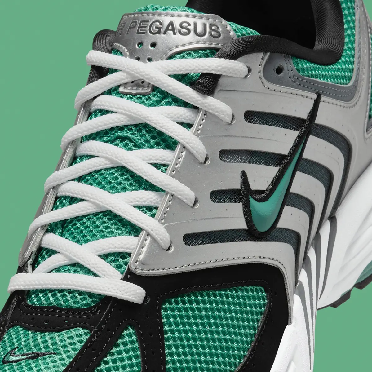 Nike Air Pegasus 2k5 « Bicoastal » : un coloris côtier pour une chaussure de course classique