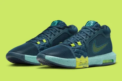 La Nike LeBron Witness 8 « Armory Navy », la chaussure fétiche de King James, fait peau neuve