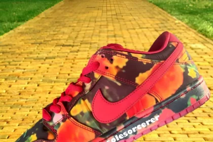 La Nike SB Dunk Low x "Wizard of Oz" débarquera dans les rues pour les fêtes de fin d'année 2024