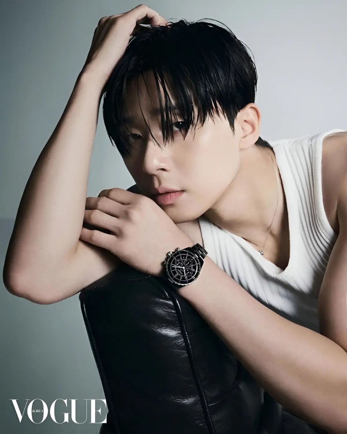 La superstar sud-coréenne Park Seo-Joon en couverture du numéro digital de septembre de Vogue Korea