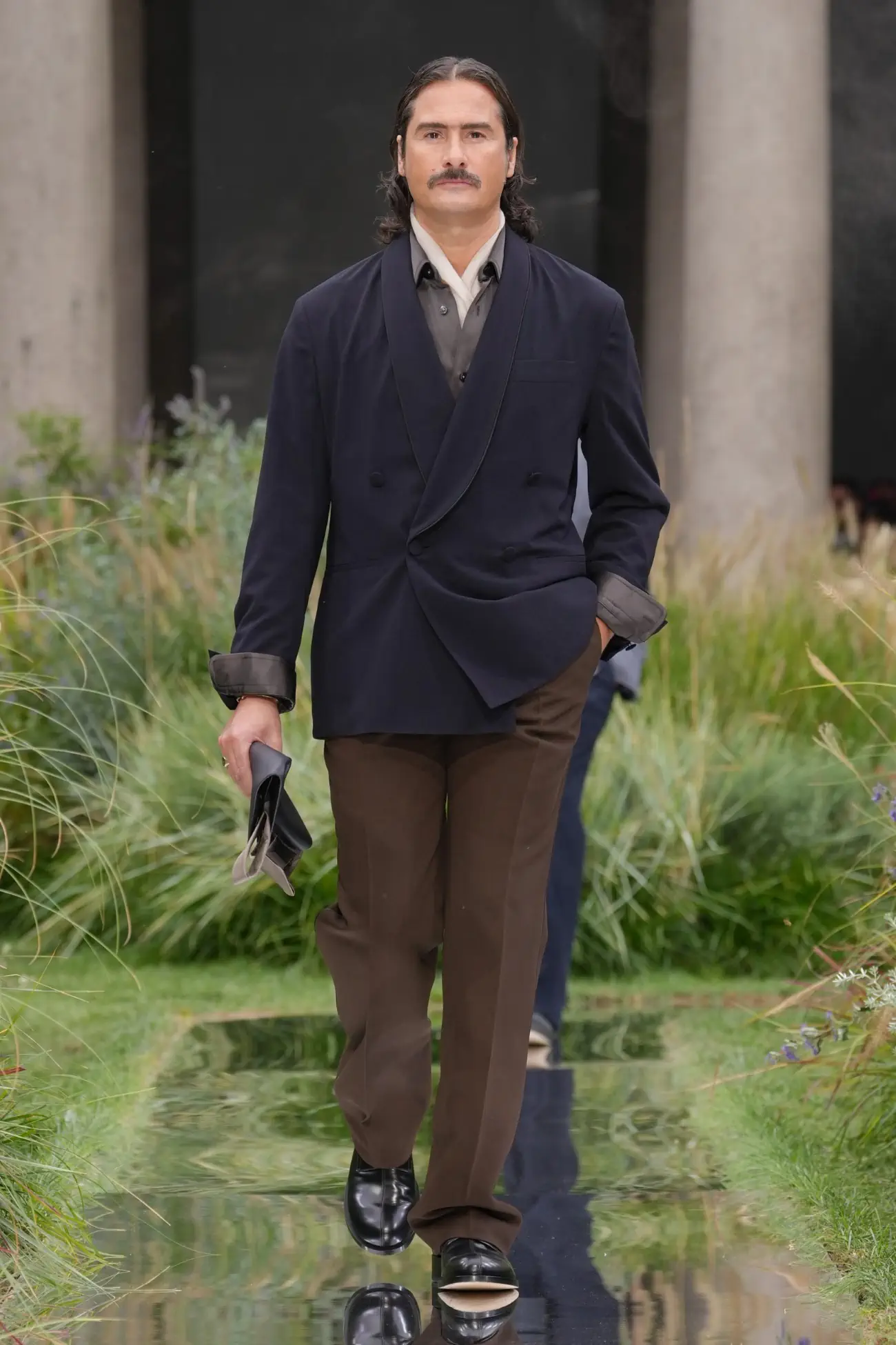 BOSS Printemps 2025 : Échapper à la jungle de béton