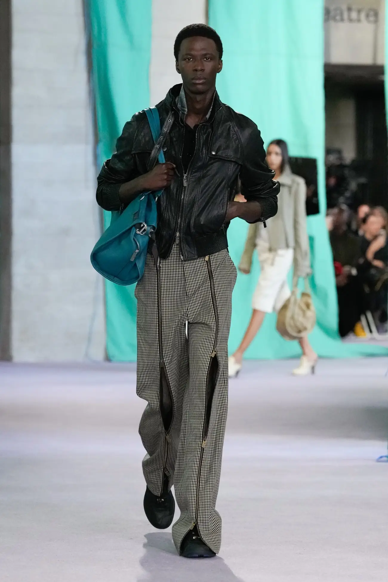 Burberry Printemps 2025 : un retour au pragmatisme avec une pointe d'optimisme