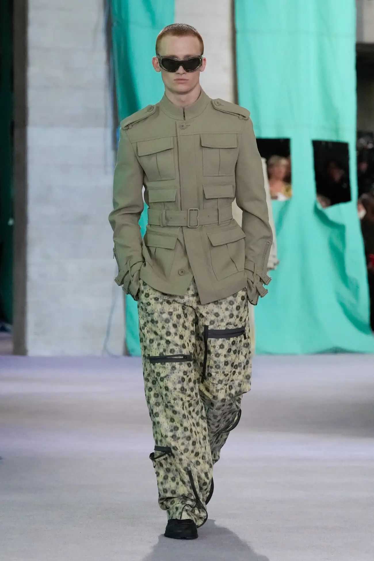 Burberry Printemps 2025 : un retour au pragmatisme avec une pointe d'optimisme
