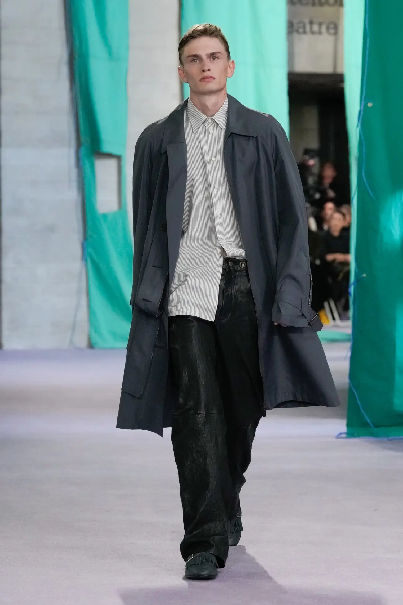 Burberry Printemps 2025 : un retour au pragmatisme avec une pointe d'optimisme