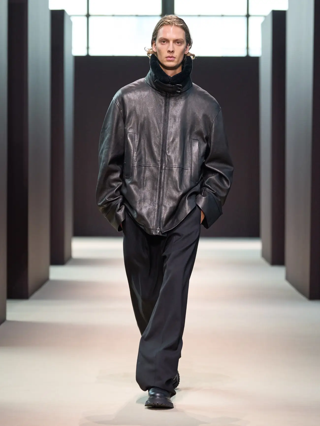 La collection Automne 2024 de COS allie élégance intemporelle et sensibilité moderne