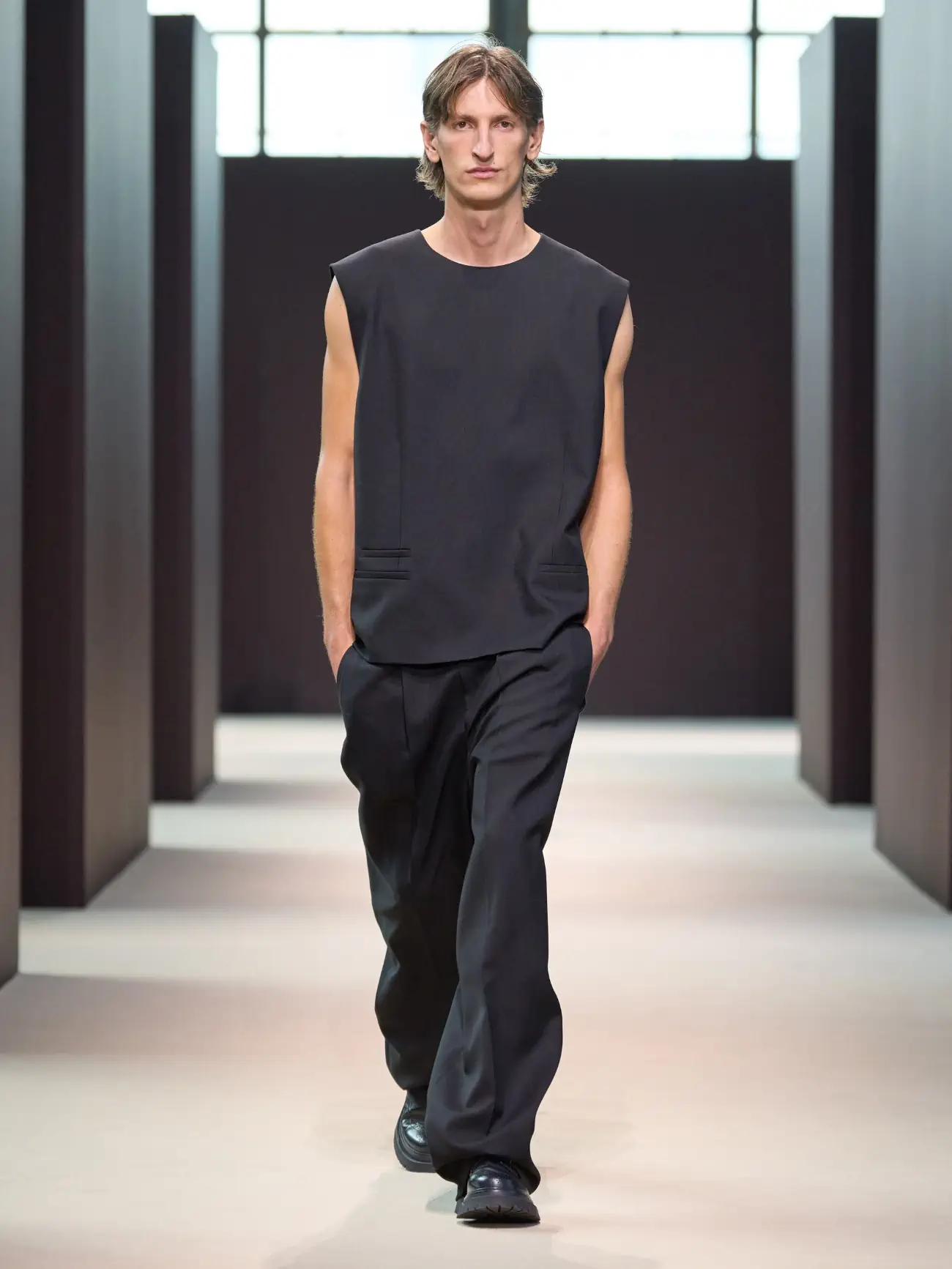 La collection Automne 2024 de COS allie élégance intemporelle et sensibilité moderne