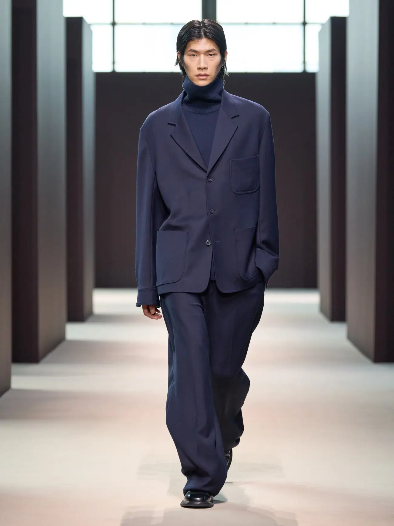 La collection Automne 2024 de COS allie élégance intemporelle et sensibilité moderne