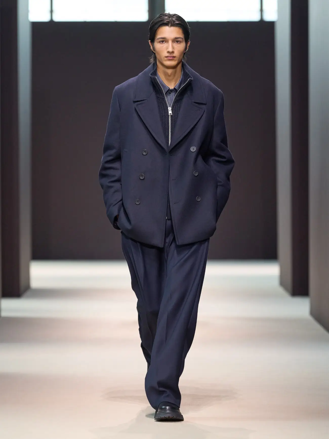 La collection Automne 2024 de COS allie élégance intemporelle et sensibilité moderne