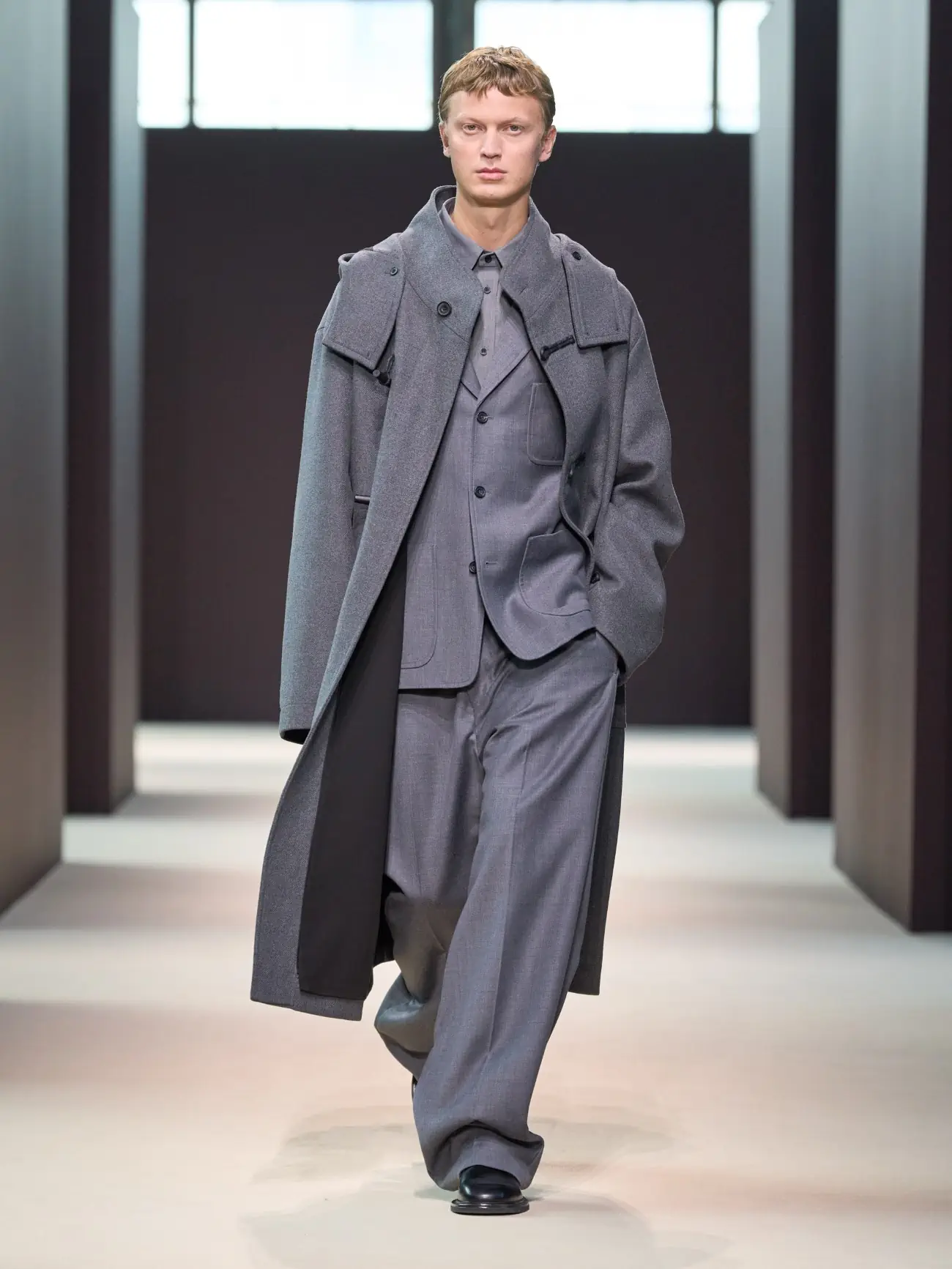 La collection Automne 2024 de COS allie élégance intemporelle et sensibilité moderne