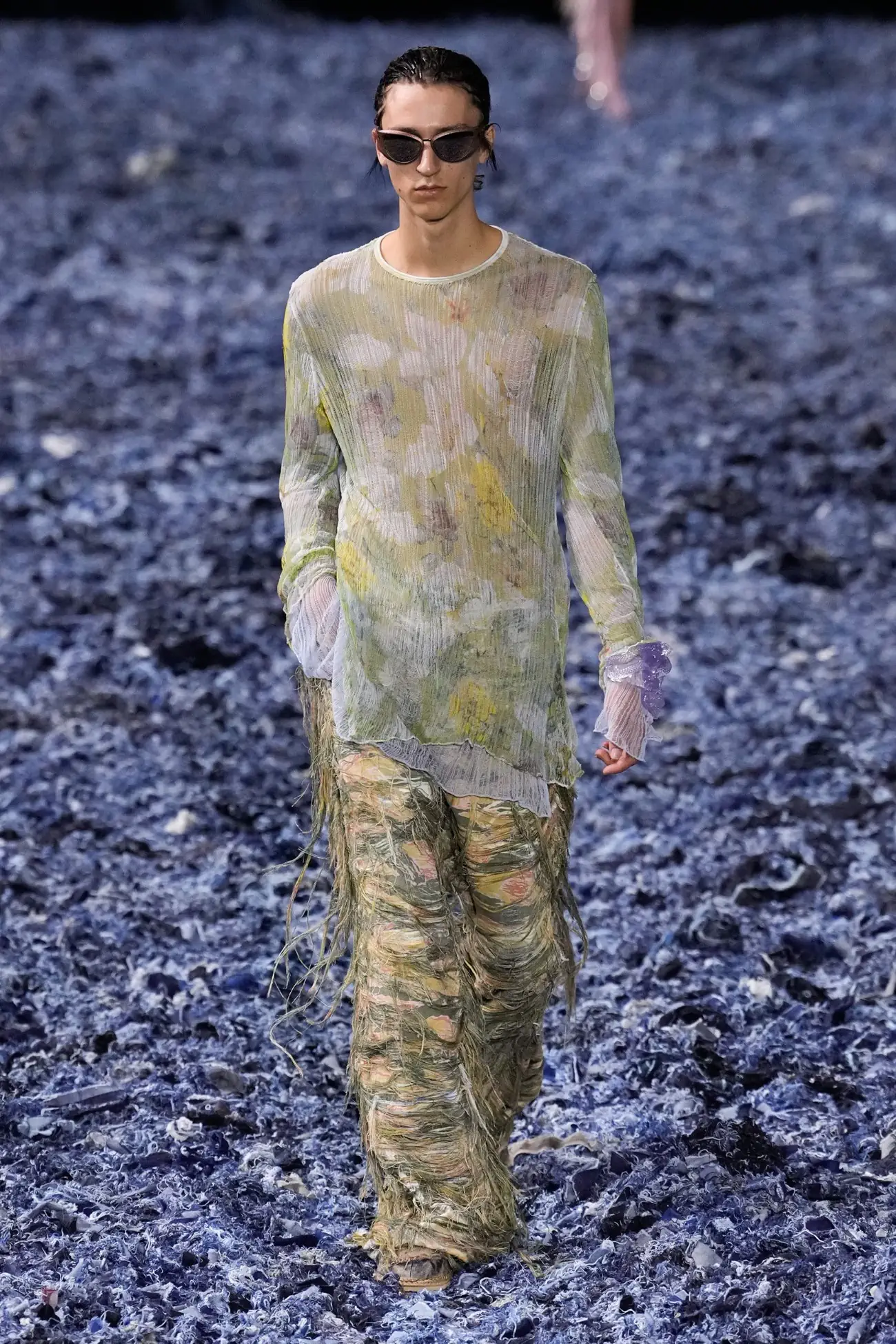 Diesel Printemps 2025 : une symphonie circulaire de denim usé