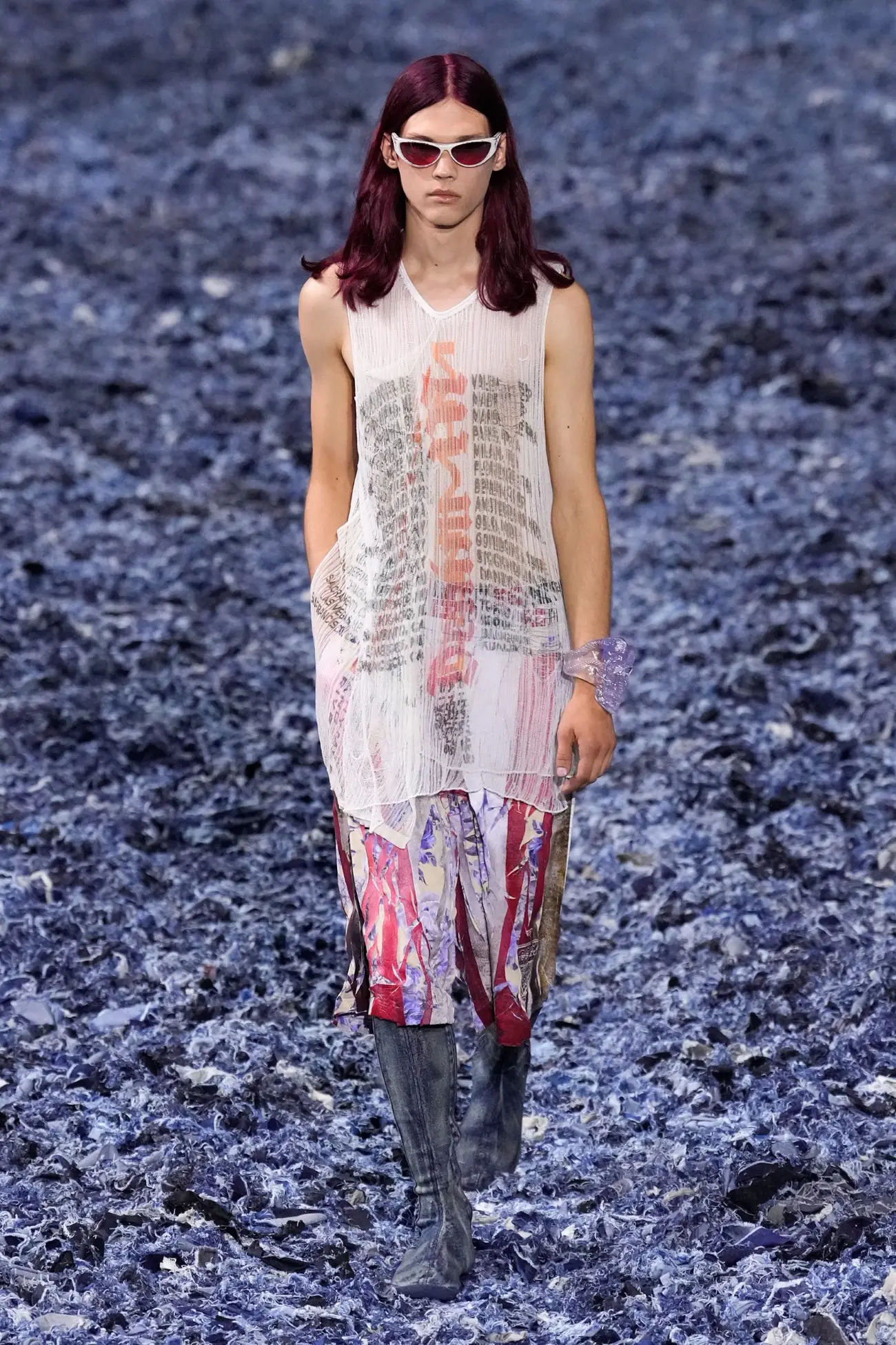 Diesel Printemps 2025 : une symphonie circulaire de denim usé