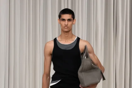 La collection Ferragamo Printemps 2025 capture l'essence de la liberté