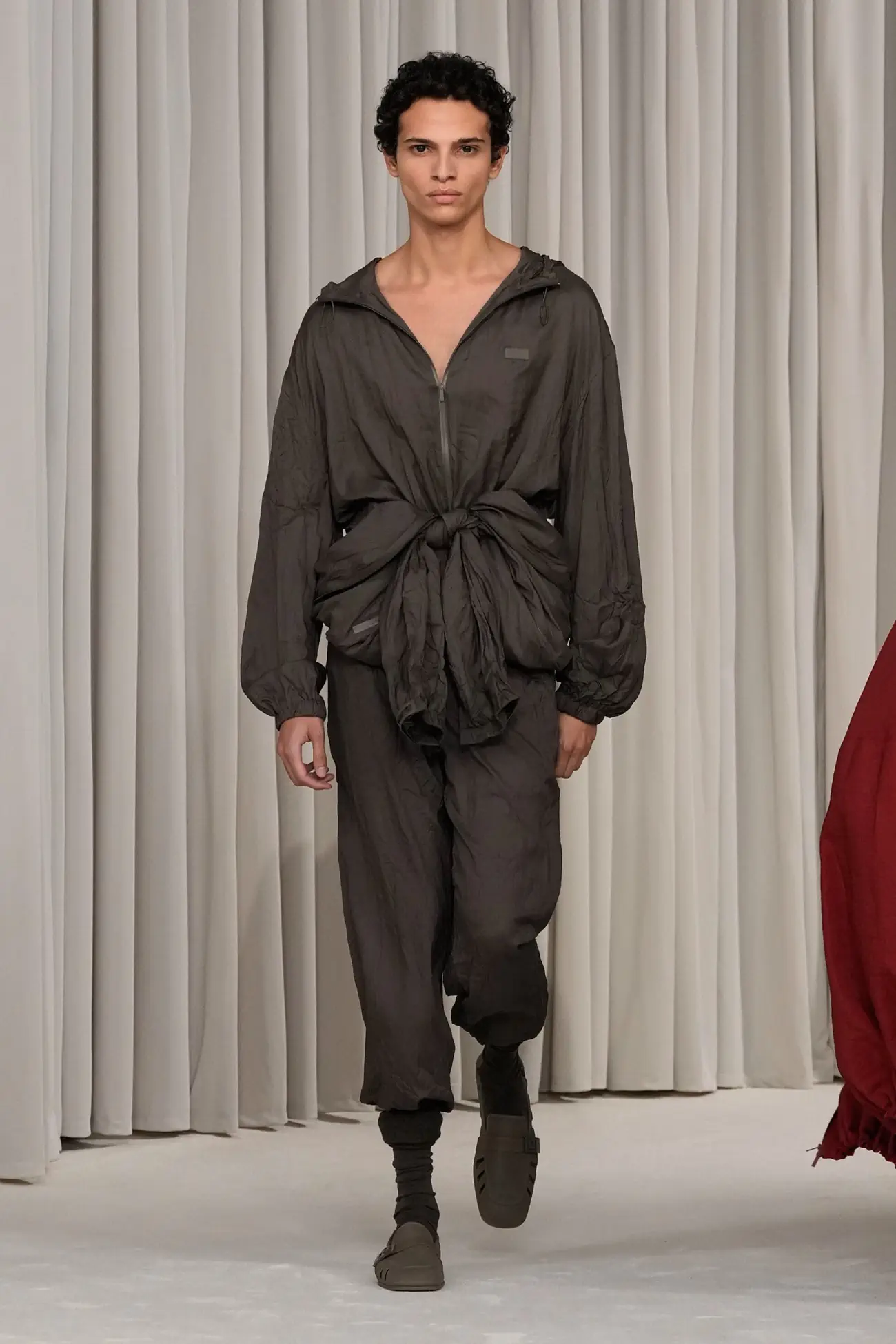 La collection Ferragamo Printemps 2025 capture l'essence de la liberté