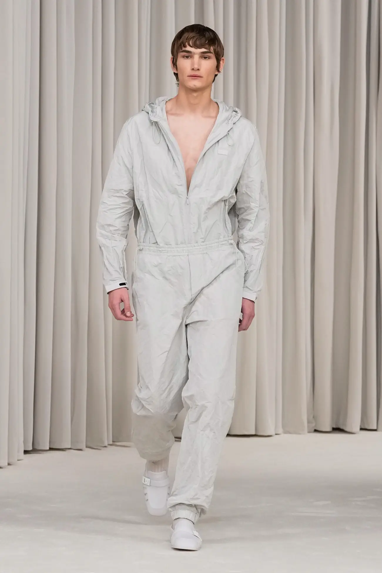 La collection Ferragamo Printemps 2025 capture l'essence de la liberté