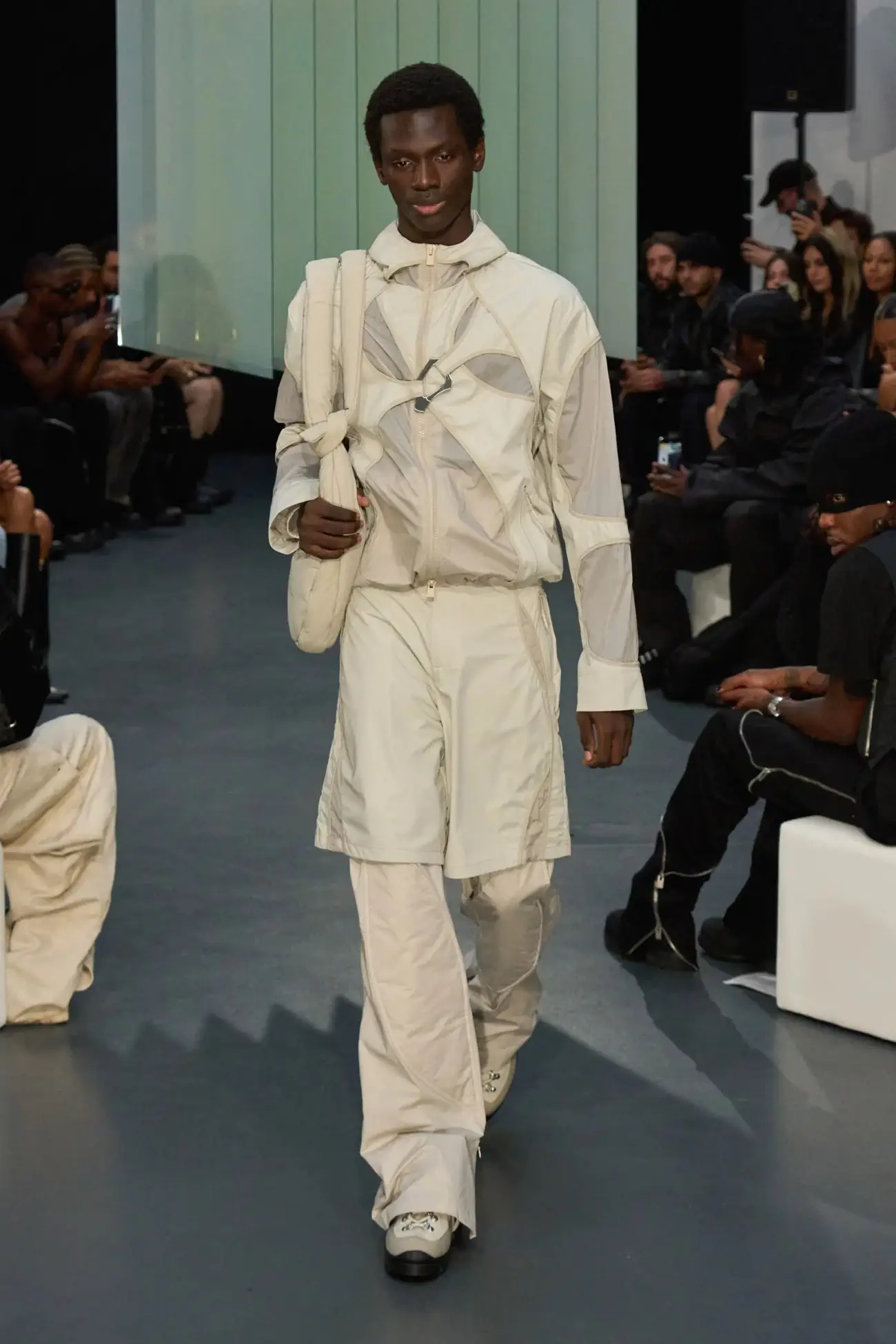 Heliot Emil Printemps 2025 redéfinit l'élégance technique