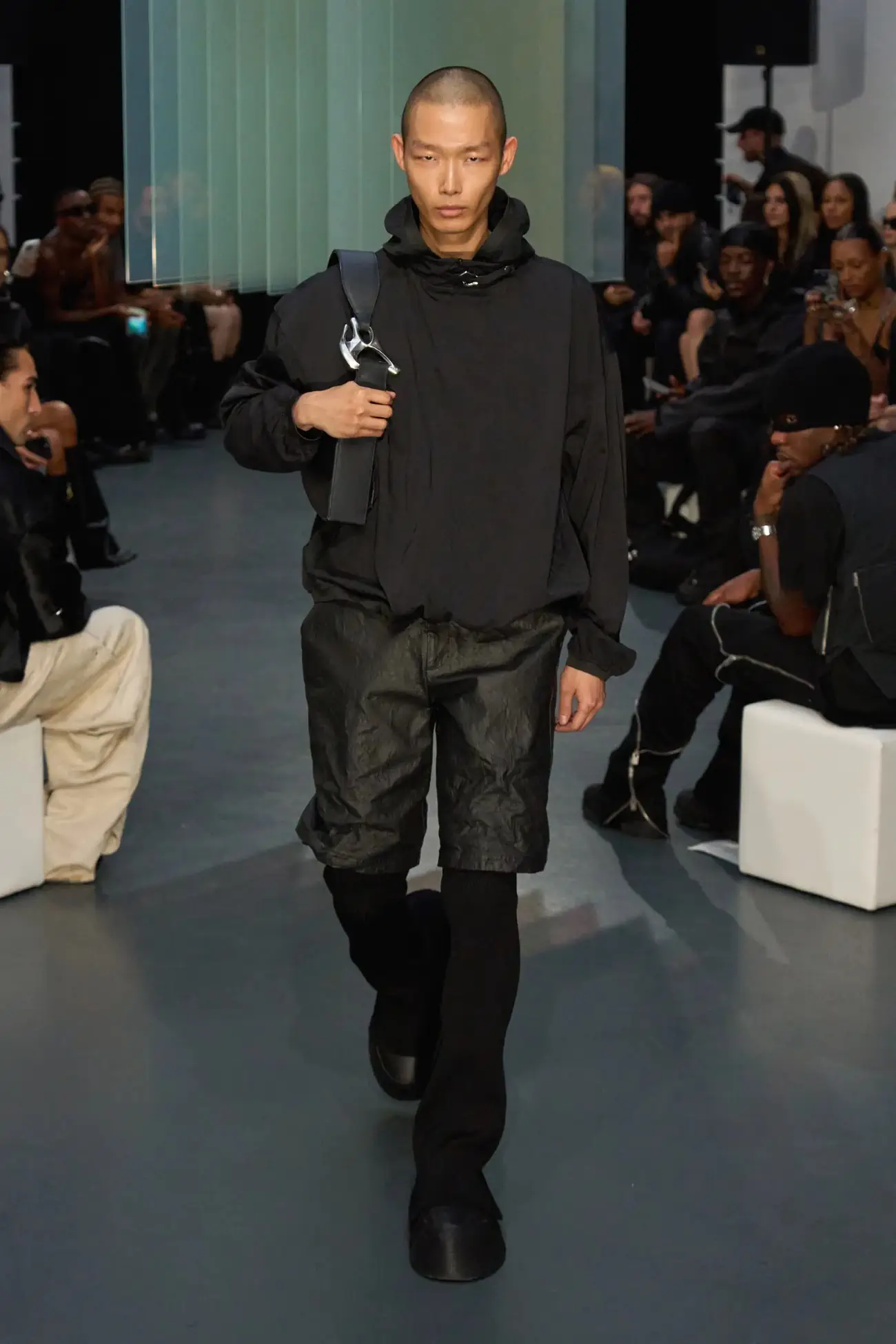 Heliot Emil Printemps 2025 redéfinit l'élégance technique