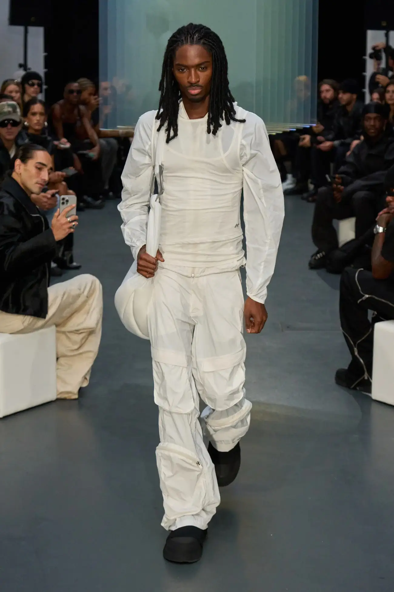 Heliot Emil Printemps 2025 redéfinit l'élégance technique