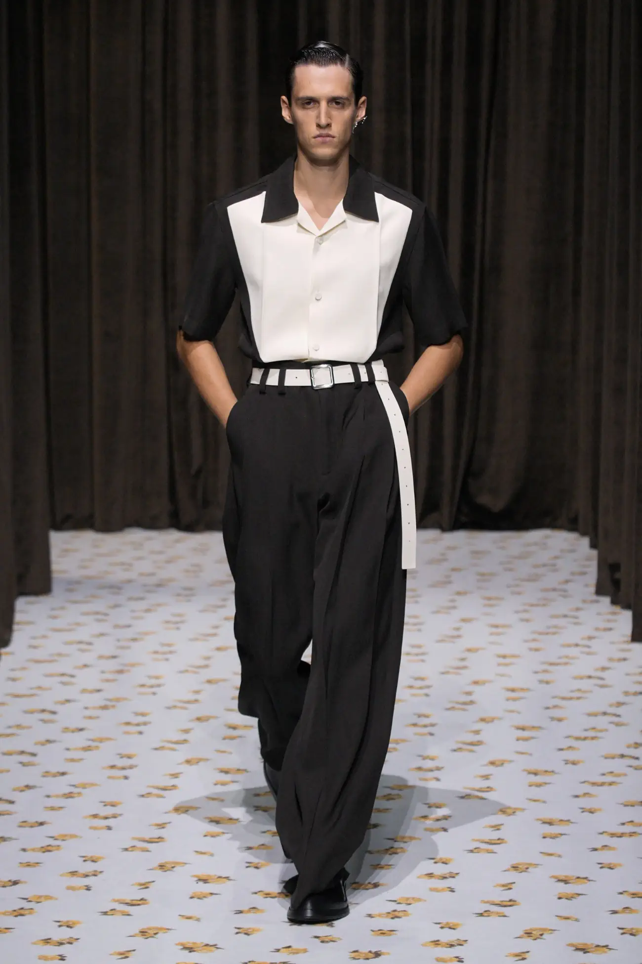 Jil Sander Printemps 2025 : une force sombre pour des temps incertains