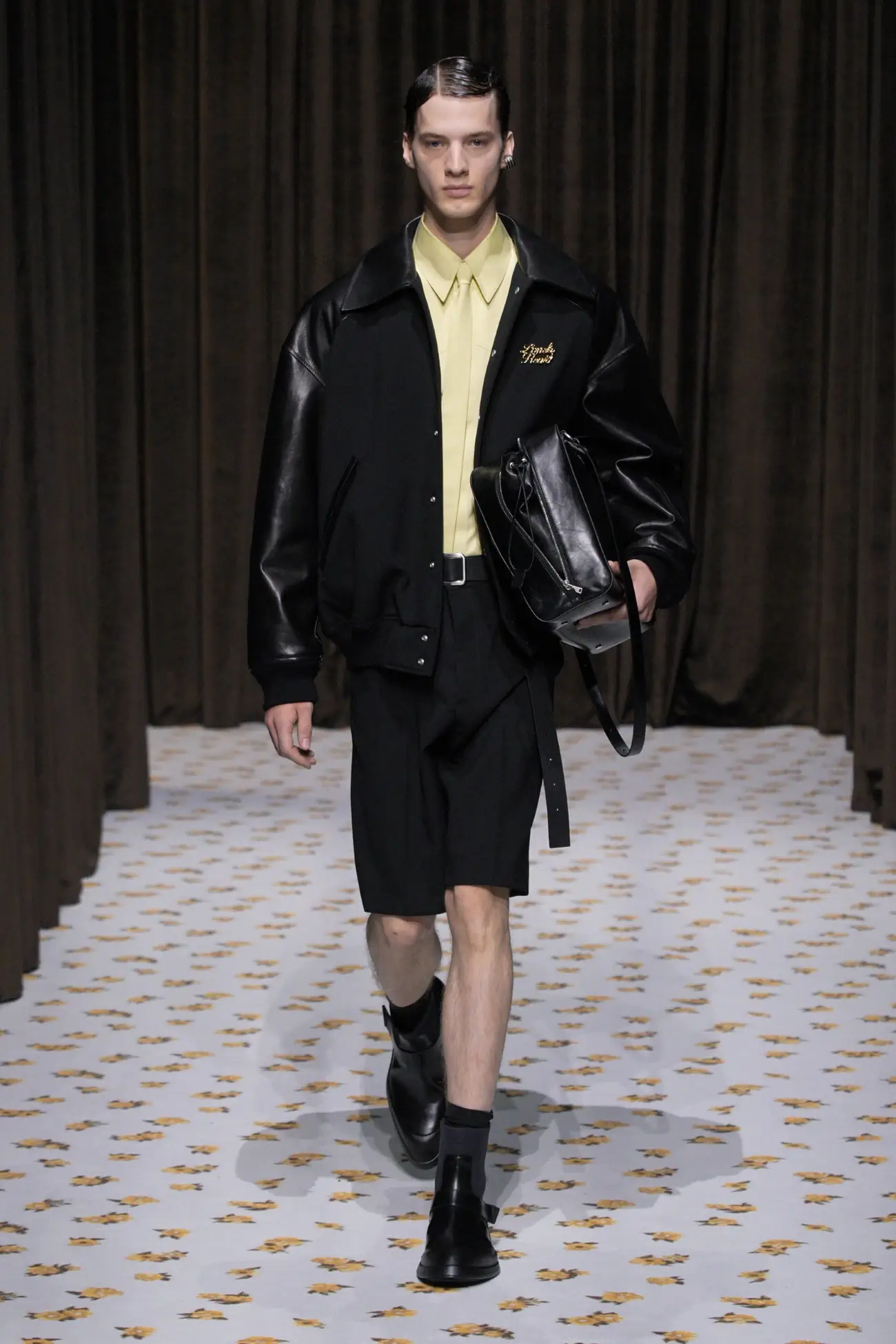 Jil Sander Printemps 2025 : une force sombre pour des temps incertains