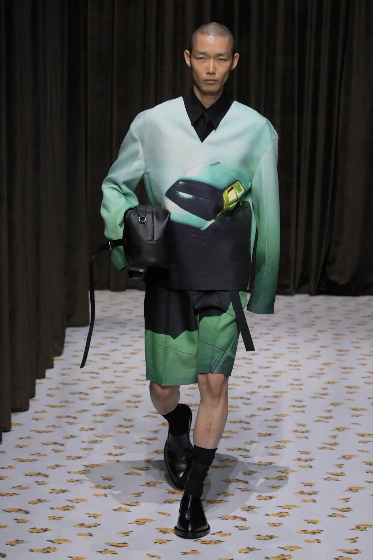 Jil Sander Printemps 2025 : une force sombre pour des temps incertains