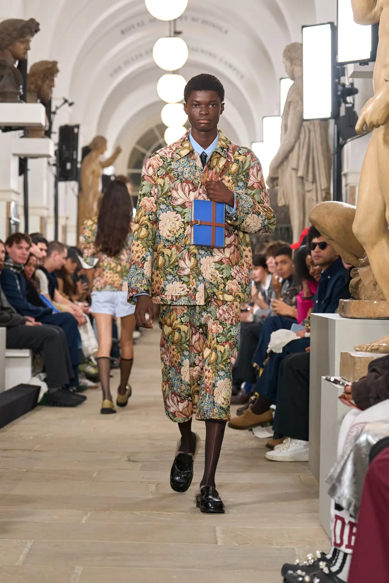 KENT&CURWEN, Printemps 2025 : une rébellion nostalgique à la Royal Academy