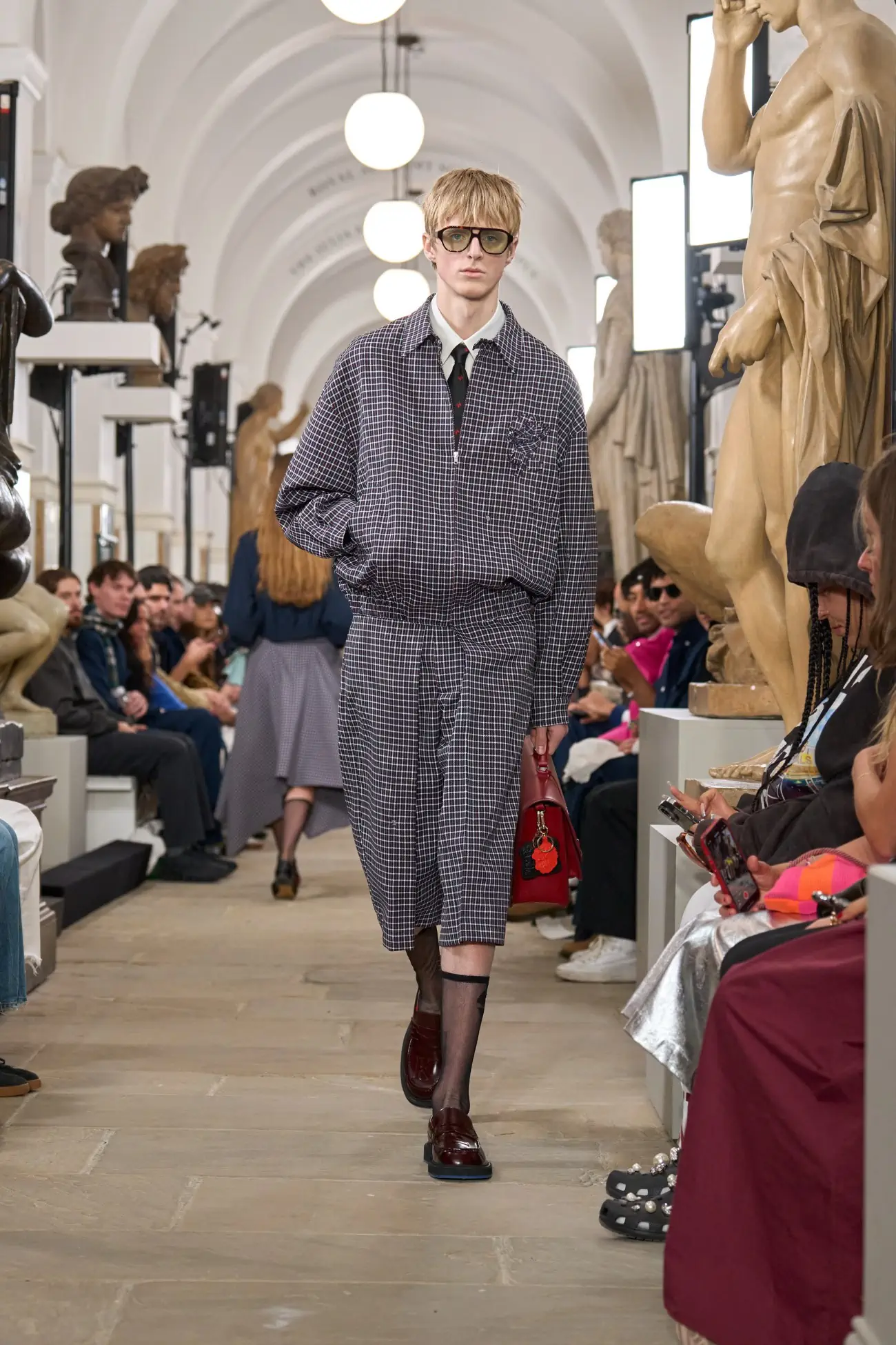 KENT&CURWEN, Printemps 2025 : une rébellion nostalgique à la Royal Academy