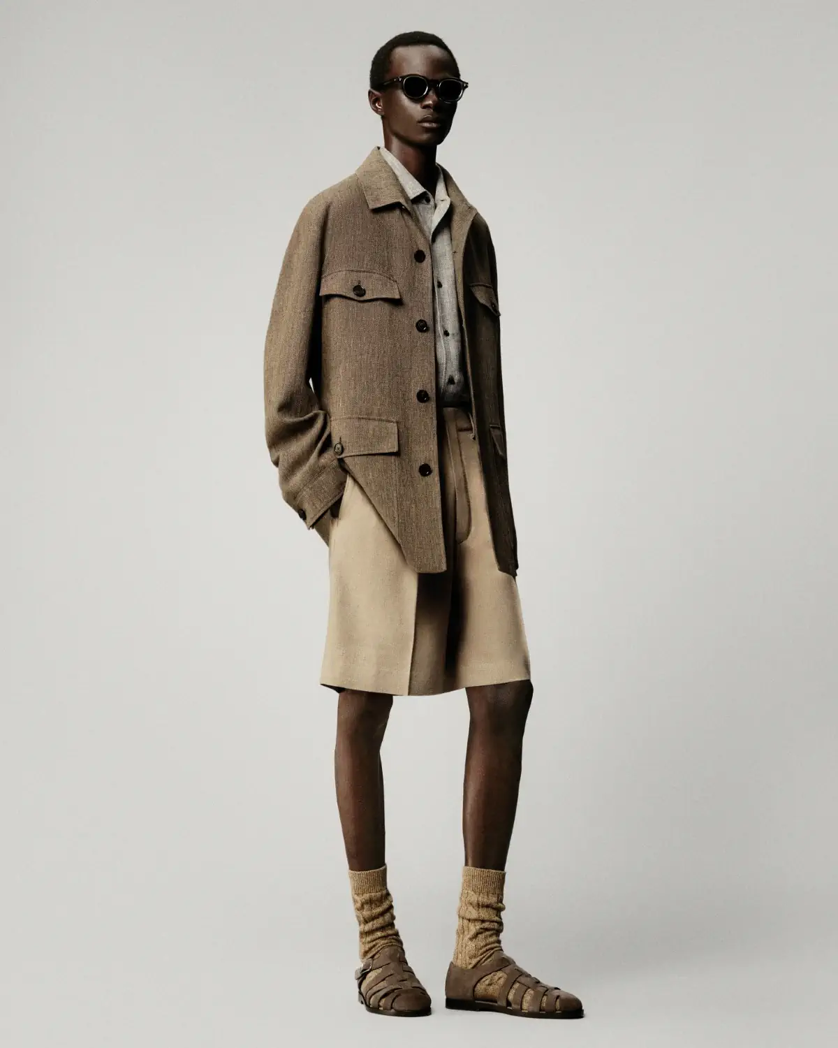 Loro Piana célèbre le lin pour le Printemps 2025