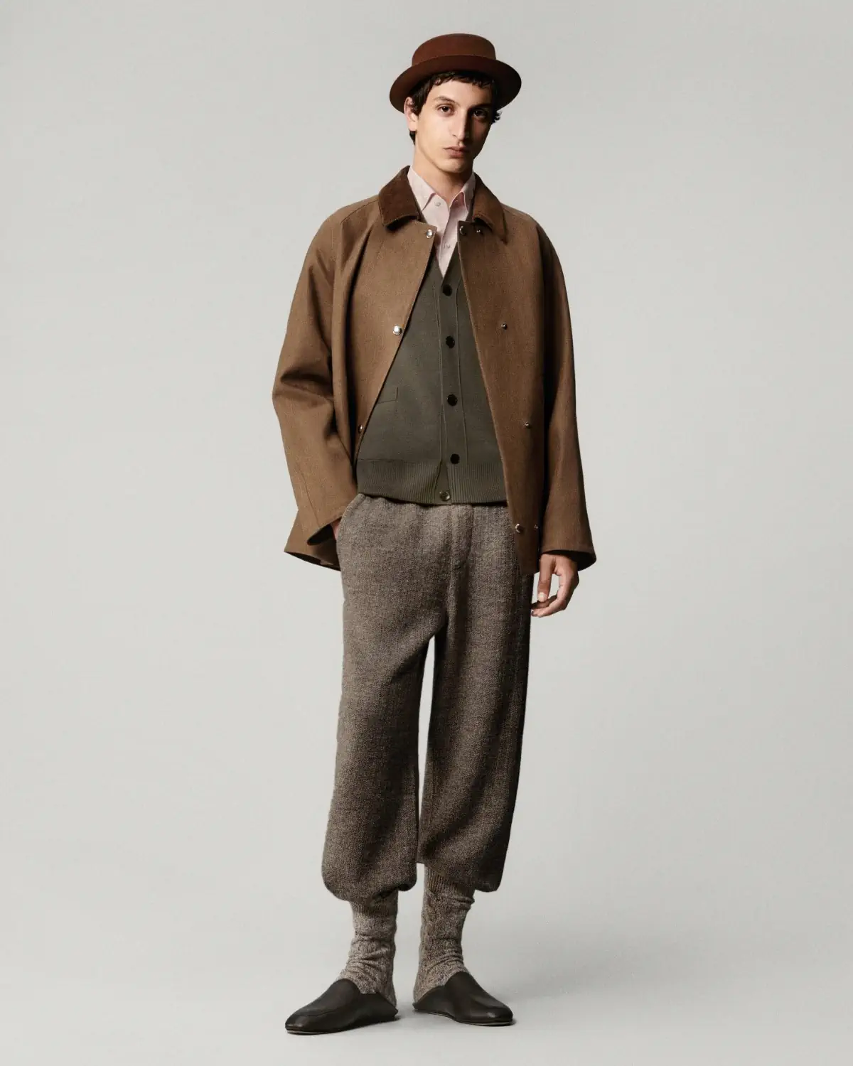 Loro Piana célèbre le lin pour le Printemps 2025