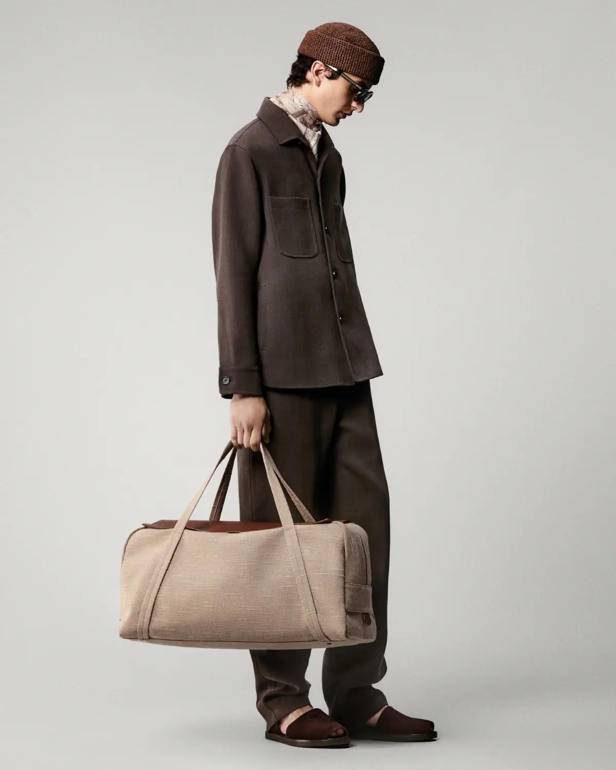 Loro Piana célèbre le lin pour le Printemps 2025