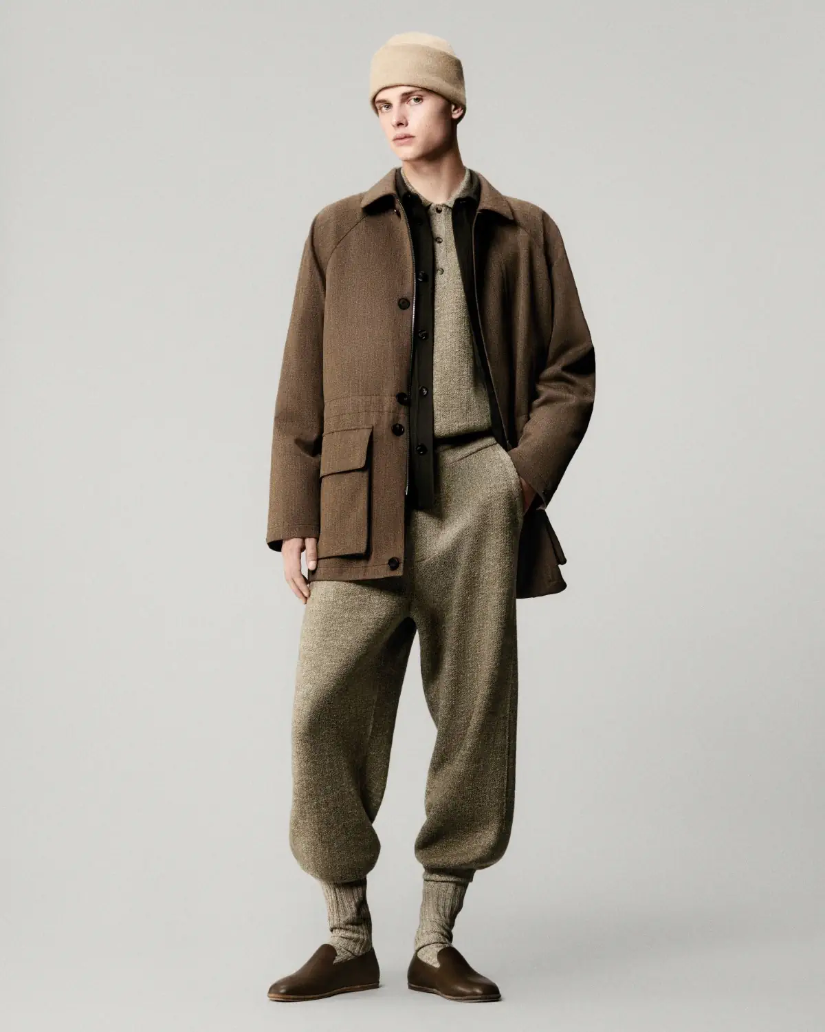 Loro Piana célèbre le lin pour le Printemps 2025