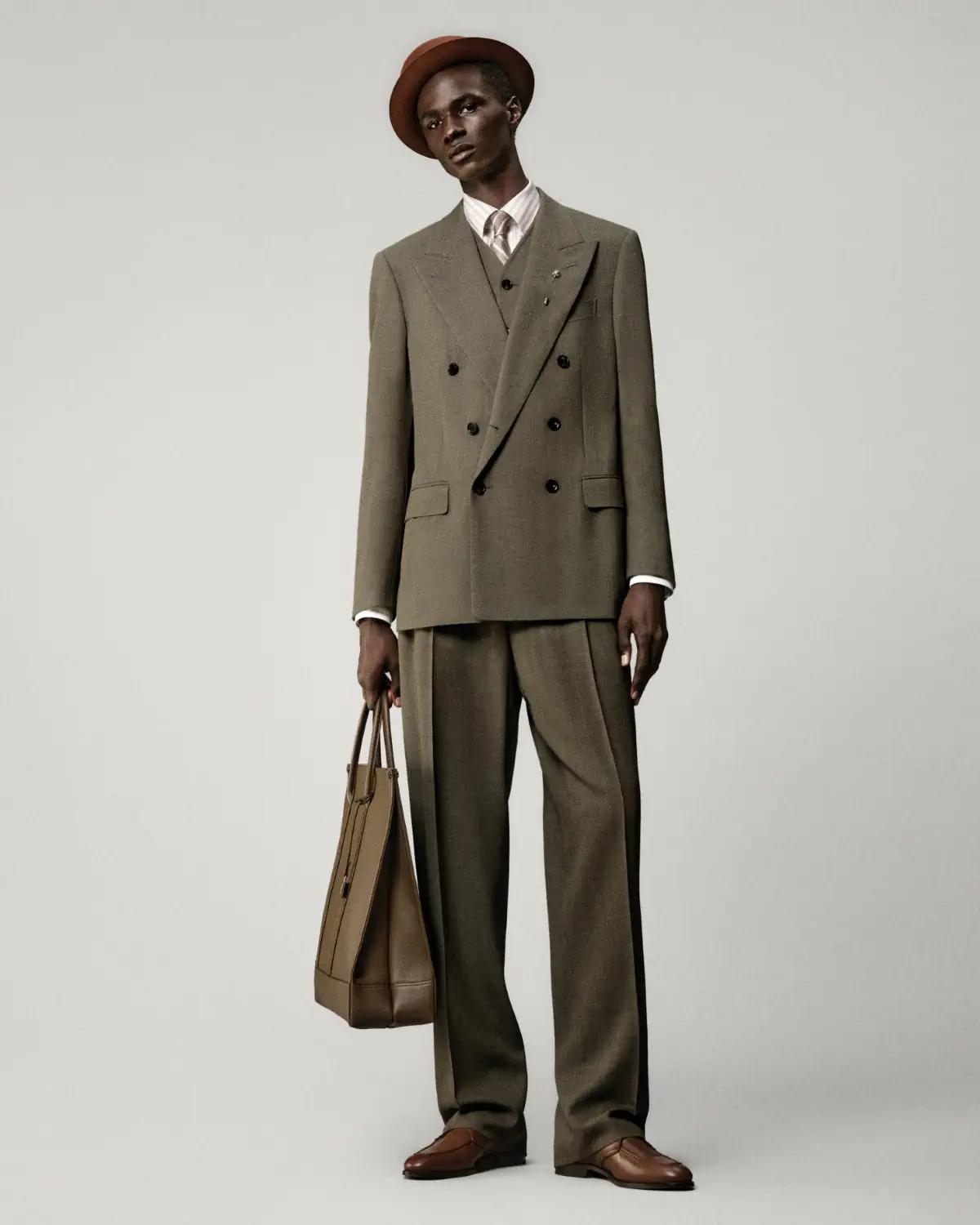 Loro Piana célèbre le lin pour le Printemps 2025