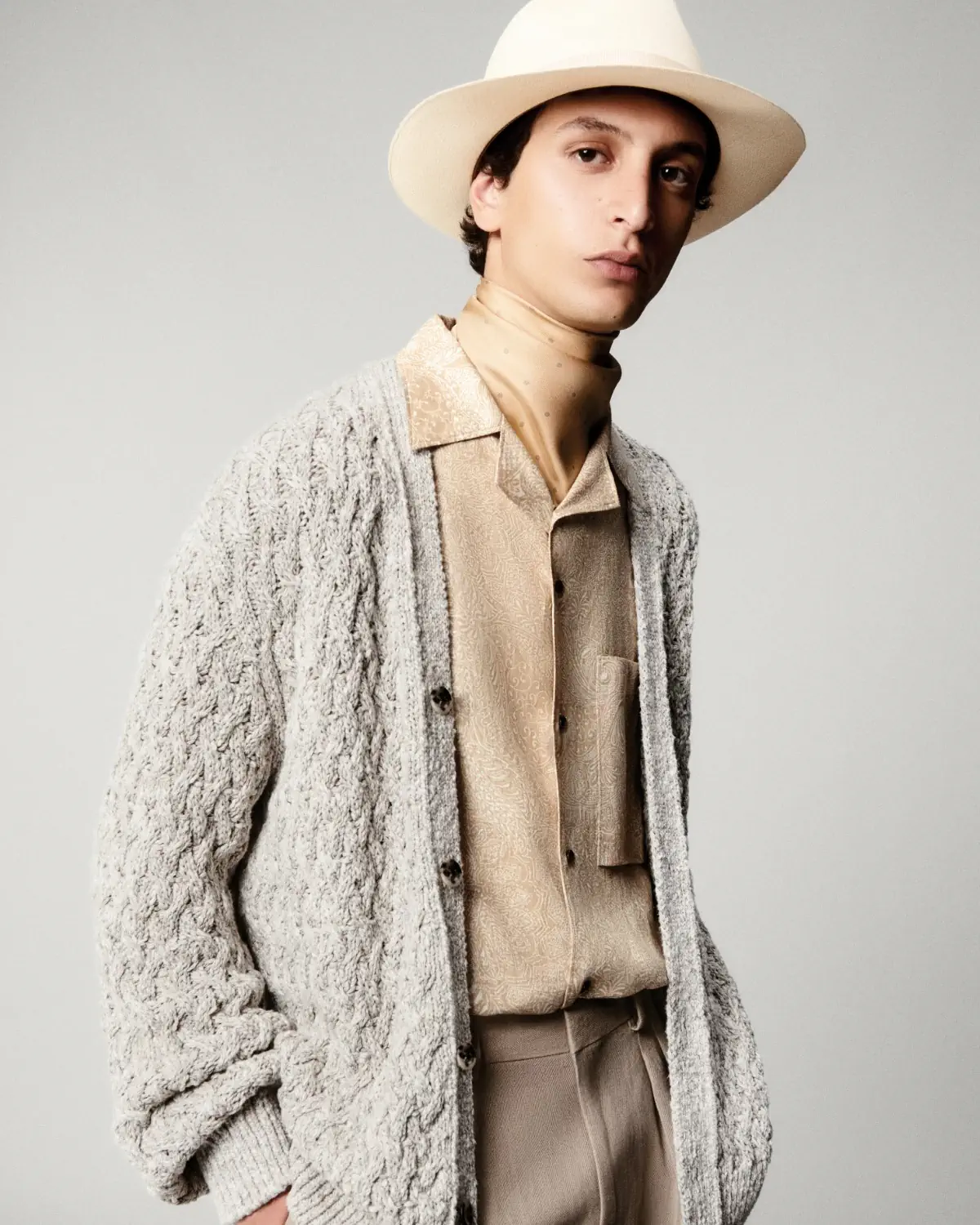 Loro Piana célèbre le lin pour le Printemps 2025