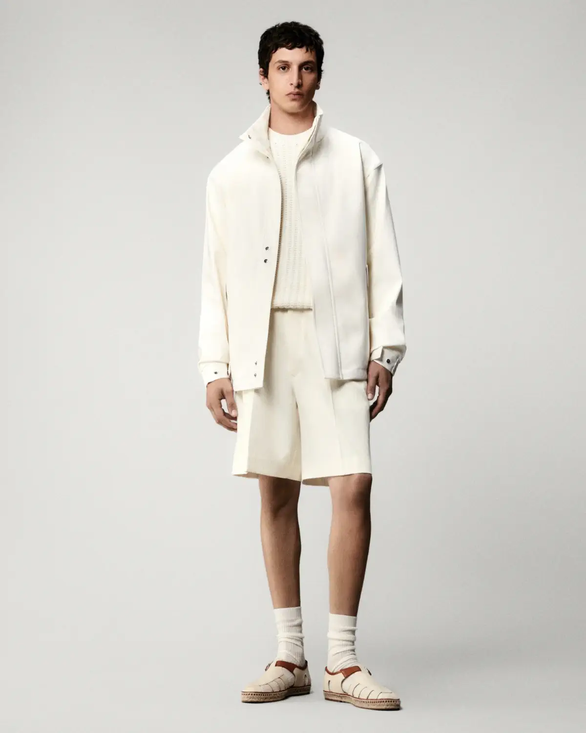 Loro Piana célèbre le lin pour le Printemps 2025