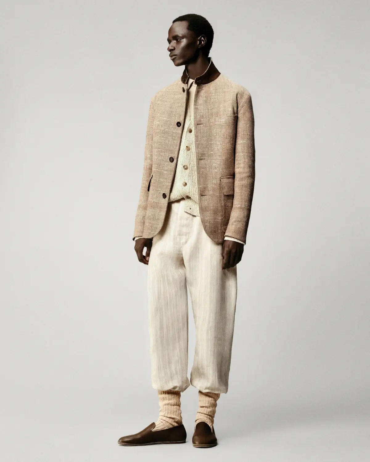 Loro Piana célèbre le lin pour le Printemps 2025
