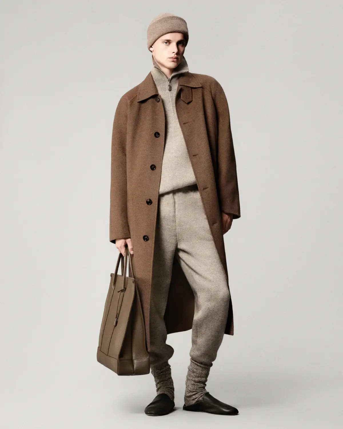 Loro Piana célèbre le lin pour le Printemps 2025