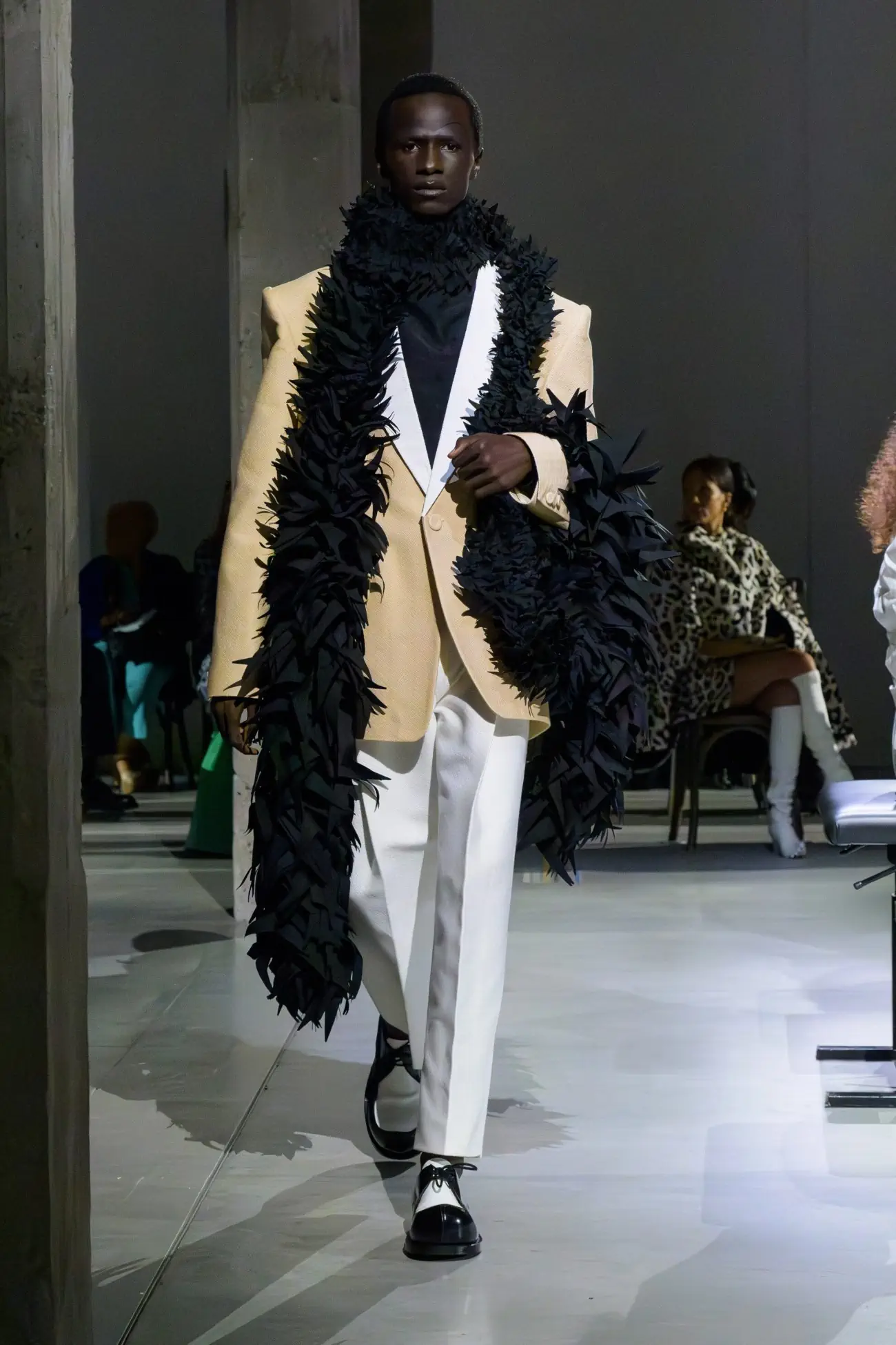 Collection Marni Printemps 2025 : la recherche d'une beauté essentielle