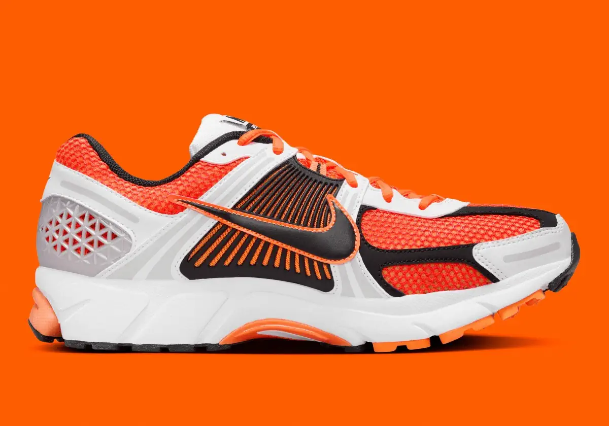 La Nike Zoom Vomero 5 « Total Orange » fait revivre un classique