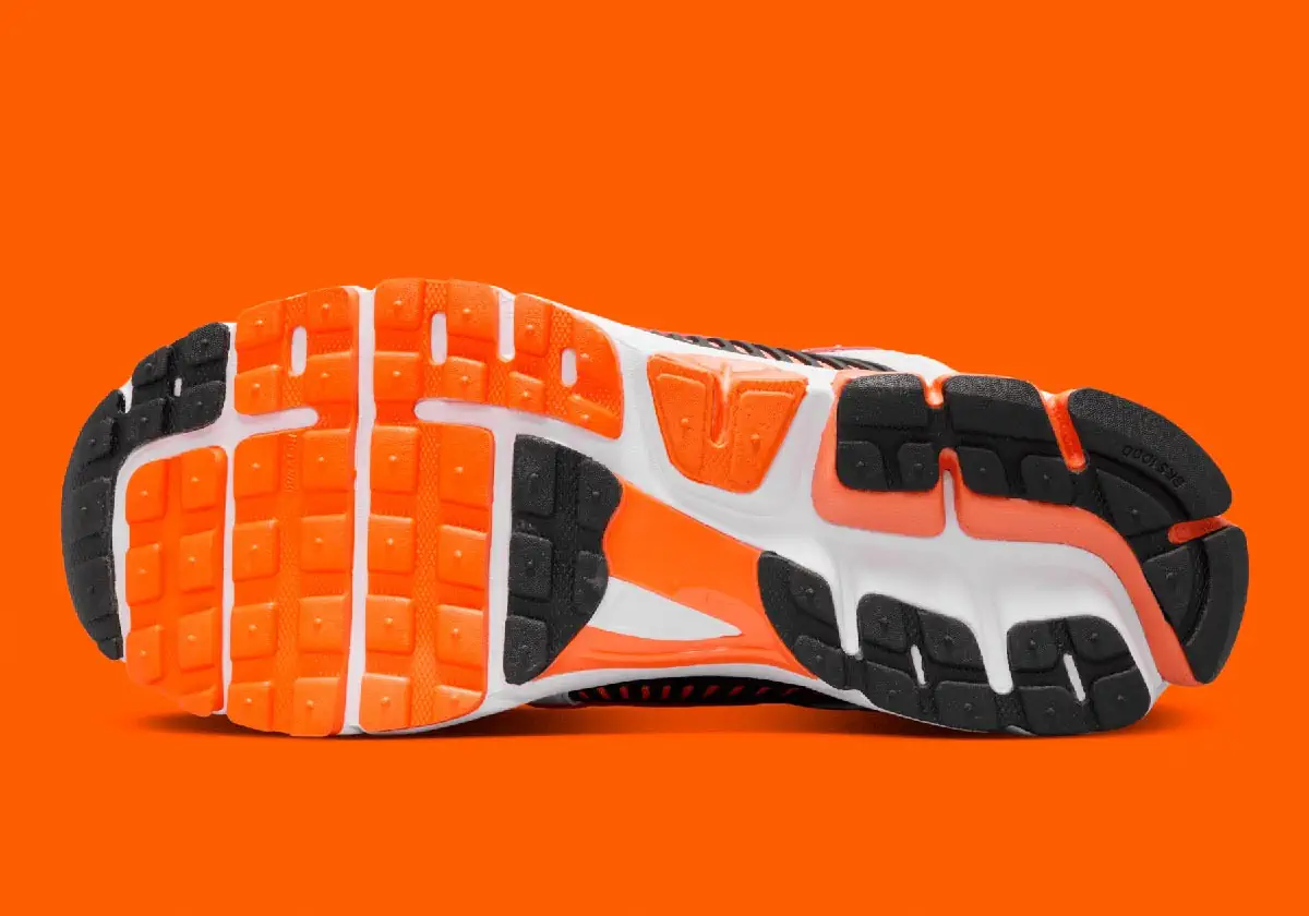 La Nike Zoom Vomero 5 « Total Orange » fait revivre un classique