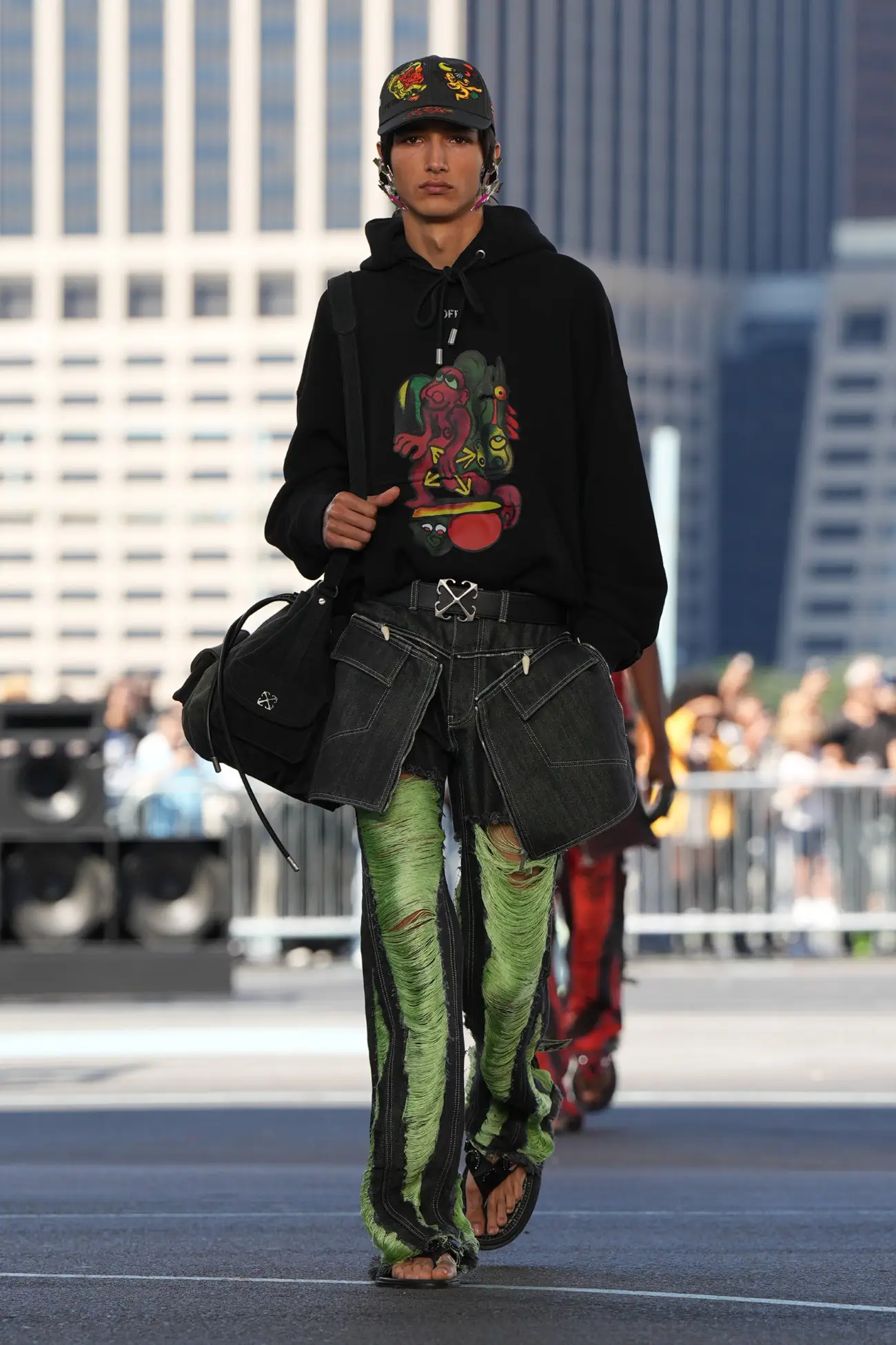 Off-White dévoile une mode sexy et sportive lors de la première à New York pour le Printemps 2025