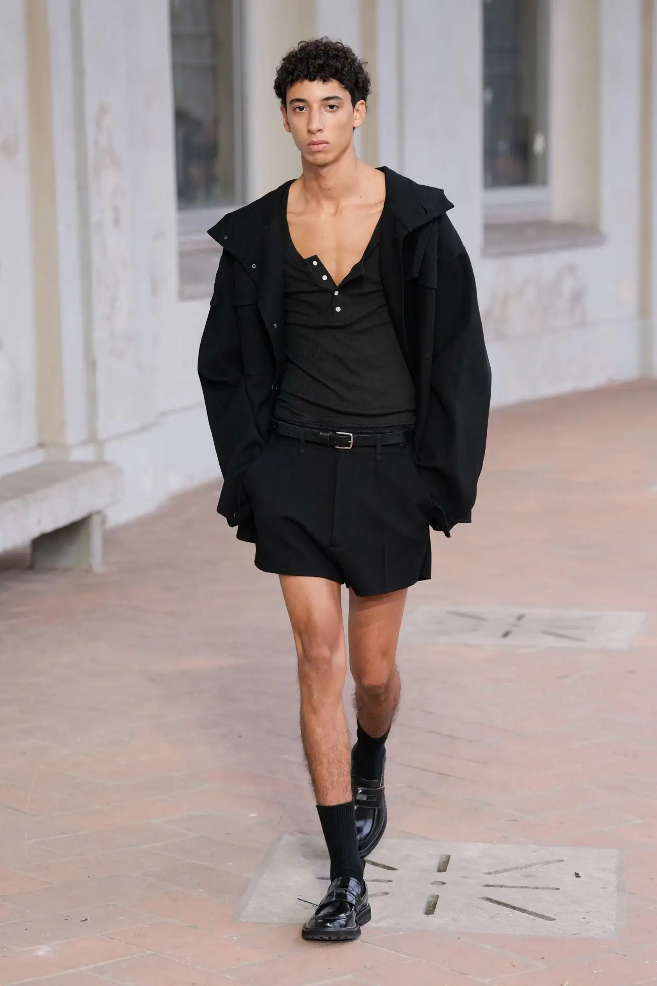 La collection Onitsuka Tiger Printemps 2025 revisite un territoire familier