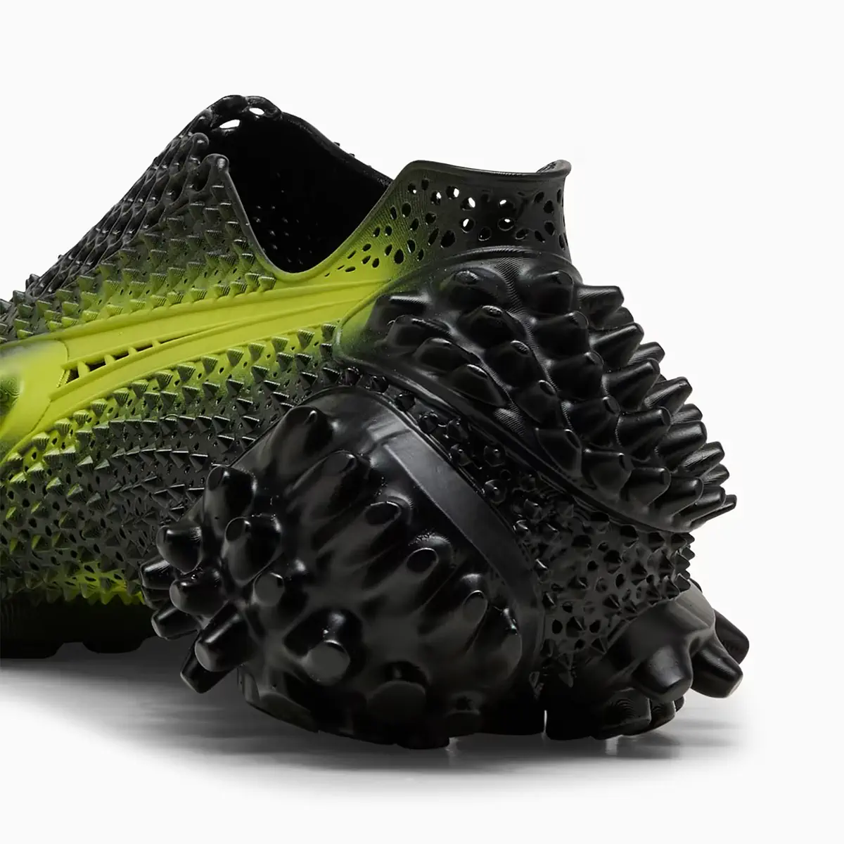 A$AP Rocky redéfinit la PUMA Mostro avec une touche d'impression 3D