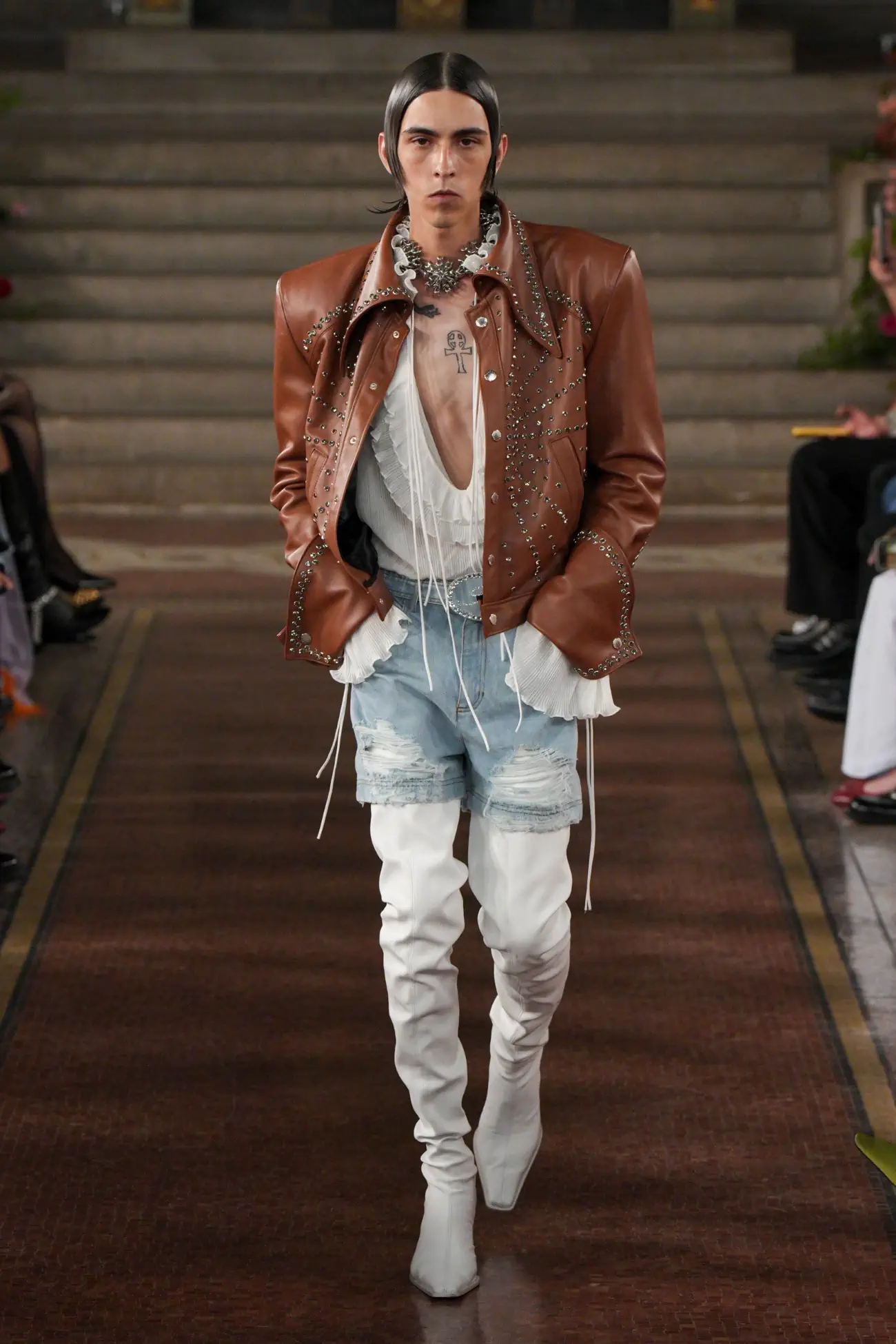 Palomo Spain Printemps 2025 : une célébration céleste de la mode masculine